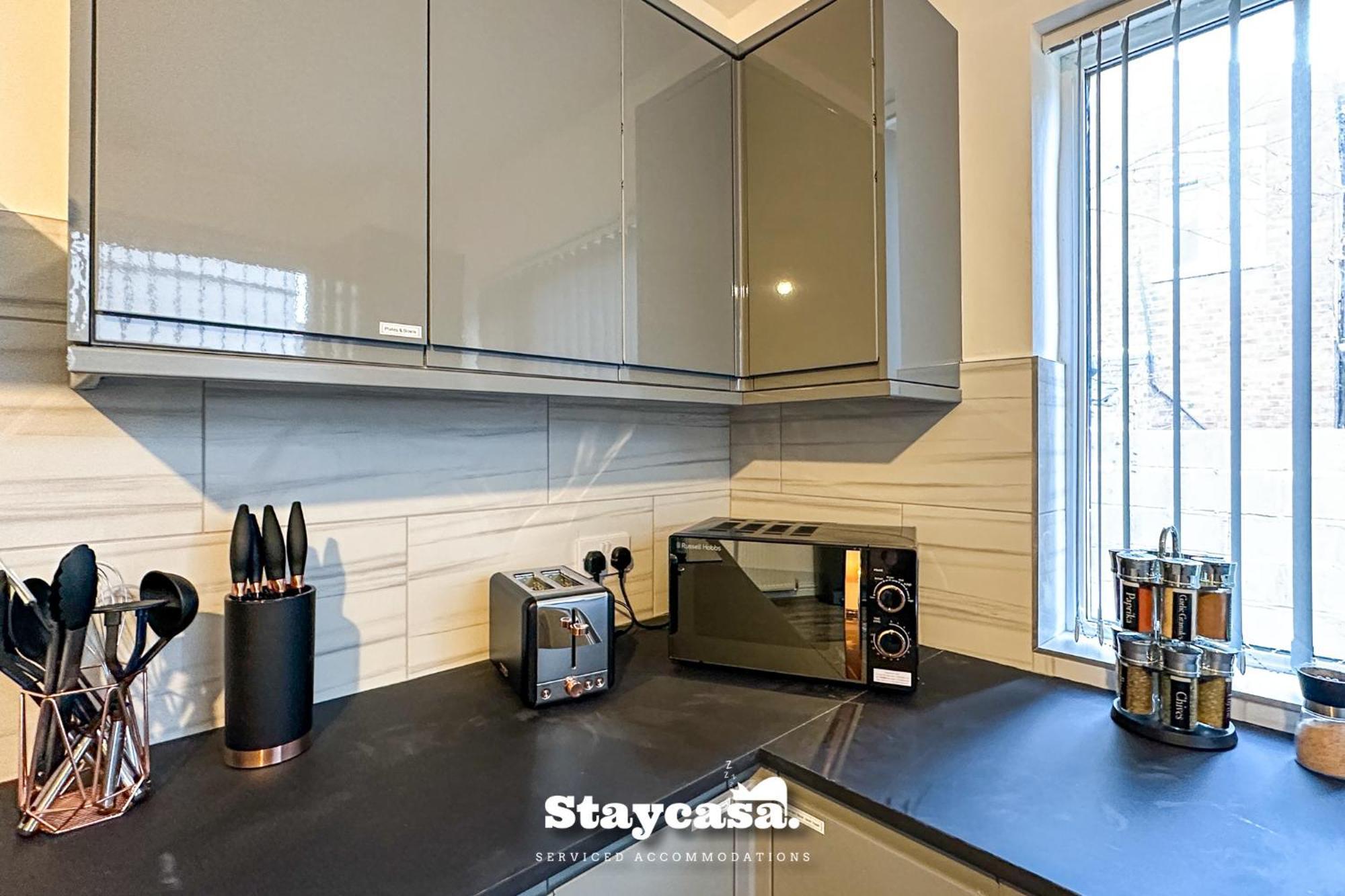 Ashfield Co-Living - Private Room Self-Cater Manchester Exterior photo